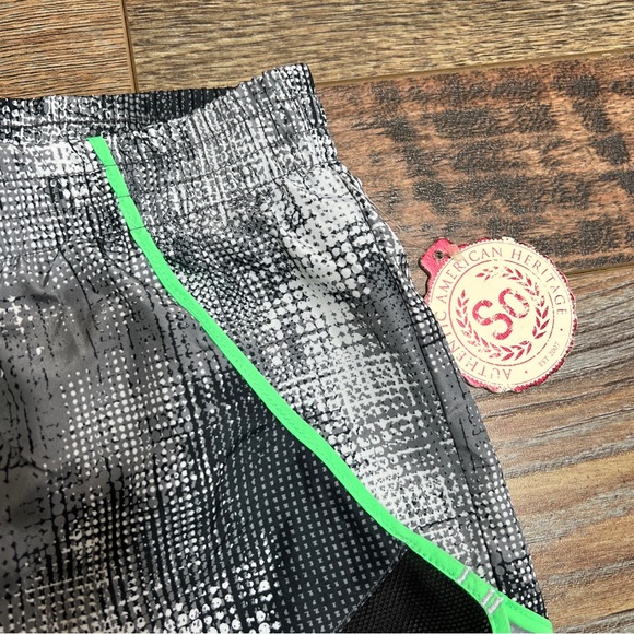 NWT SO Running Shorts Gray/Black with Neon Green Lines Size XS - Picture 4 of 11
